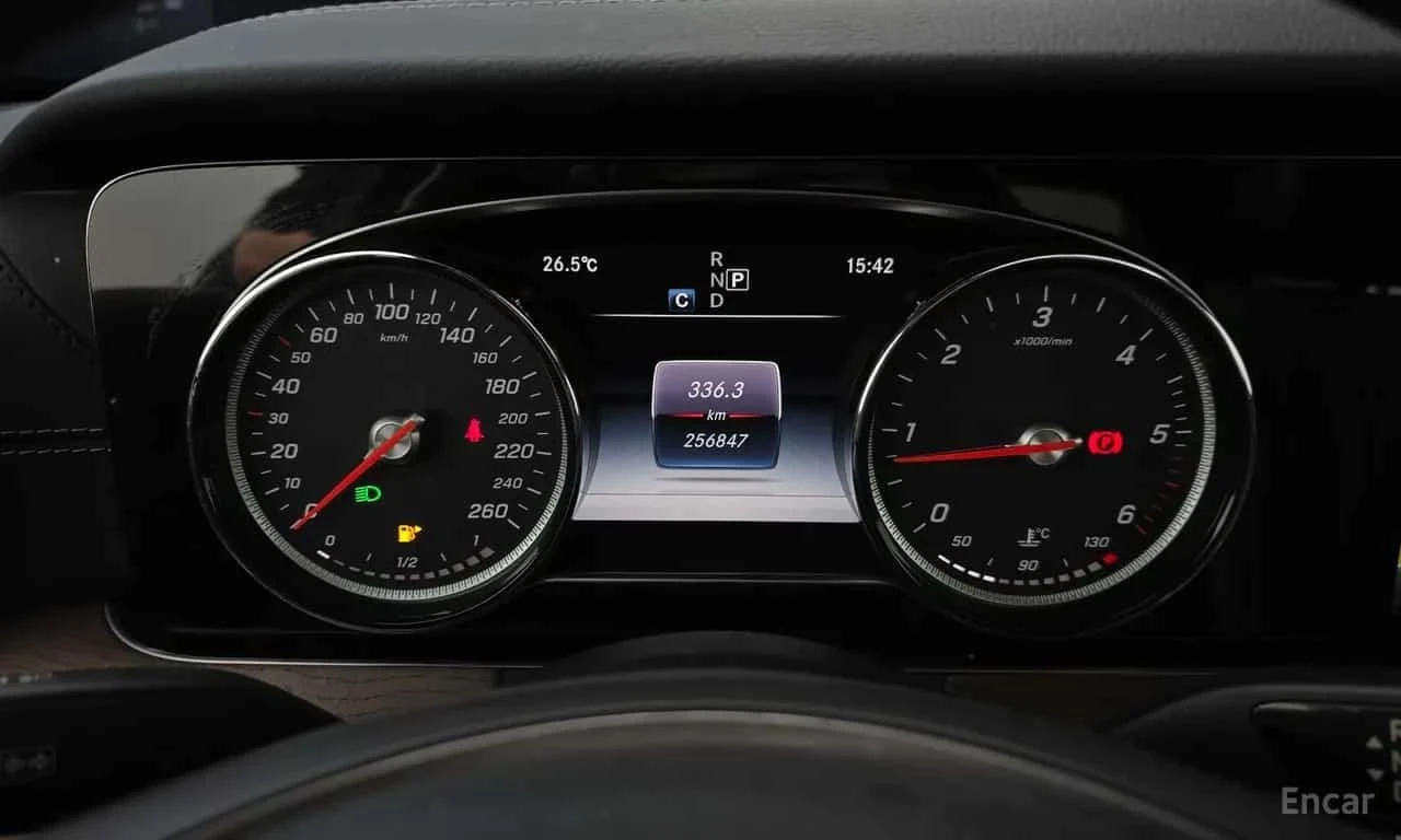 Mercedes-Benz E 220 / BURMESTER / HEAD-UP / ЦЕНА ДО БЪЛГАРИЯ С ВСИЧКИ , снимка 8 - Автомобили и джипове - 56258719