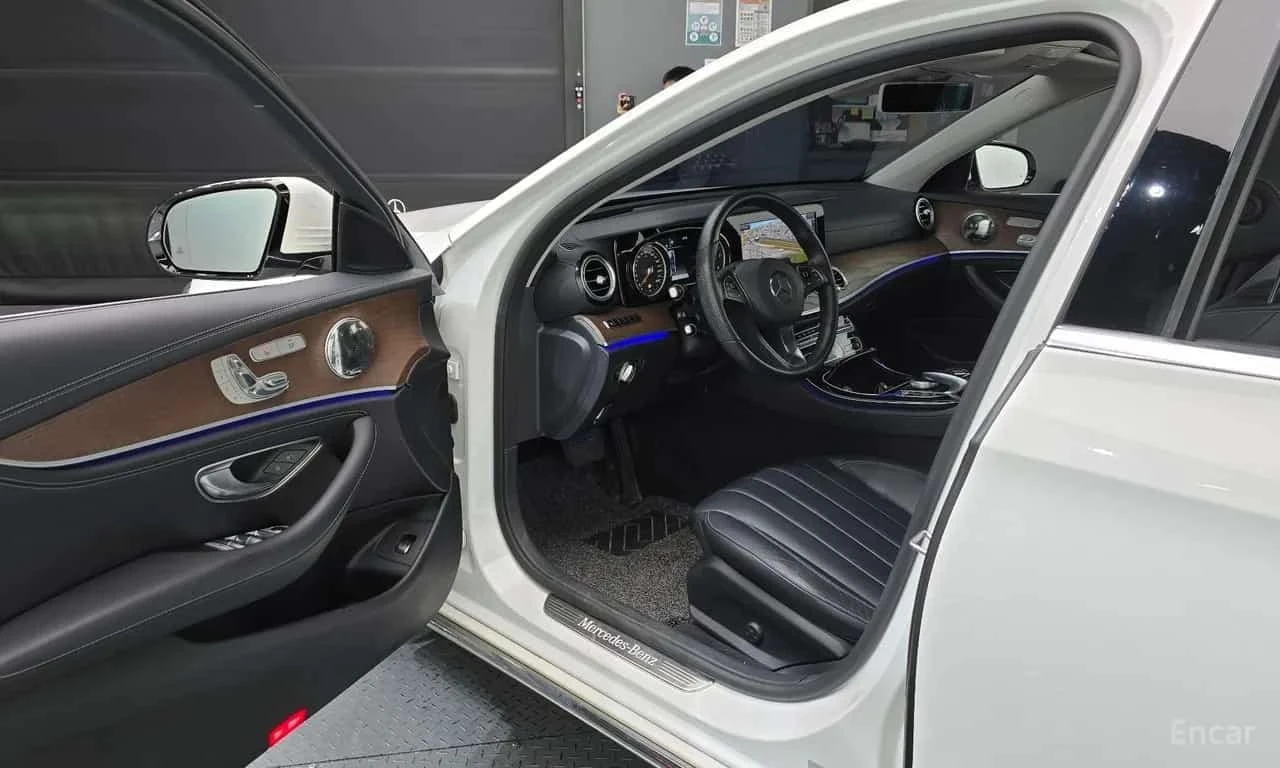 Mercedes-Benz E 220 / BURMESTER / HEAD-UP / ЦЕНА ДО БЪЛГАРИЯ С ВСИЧКИ , снимка 10 - Автомобили и джипове - 56258719