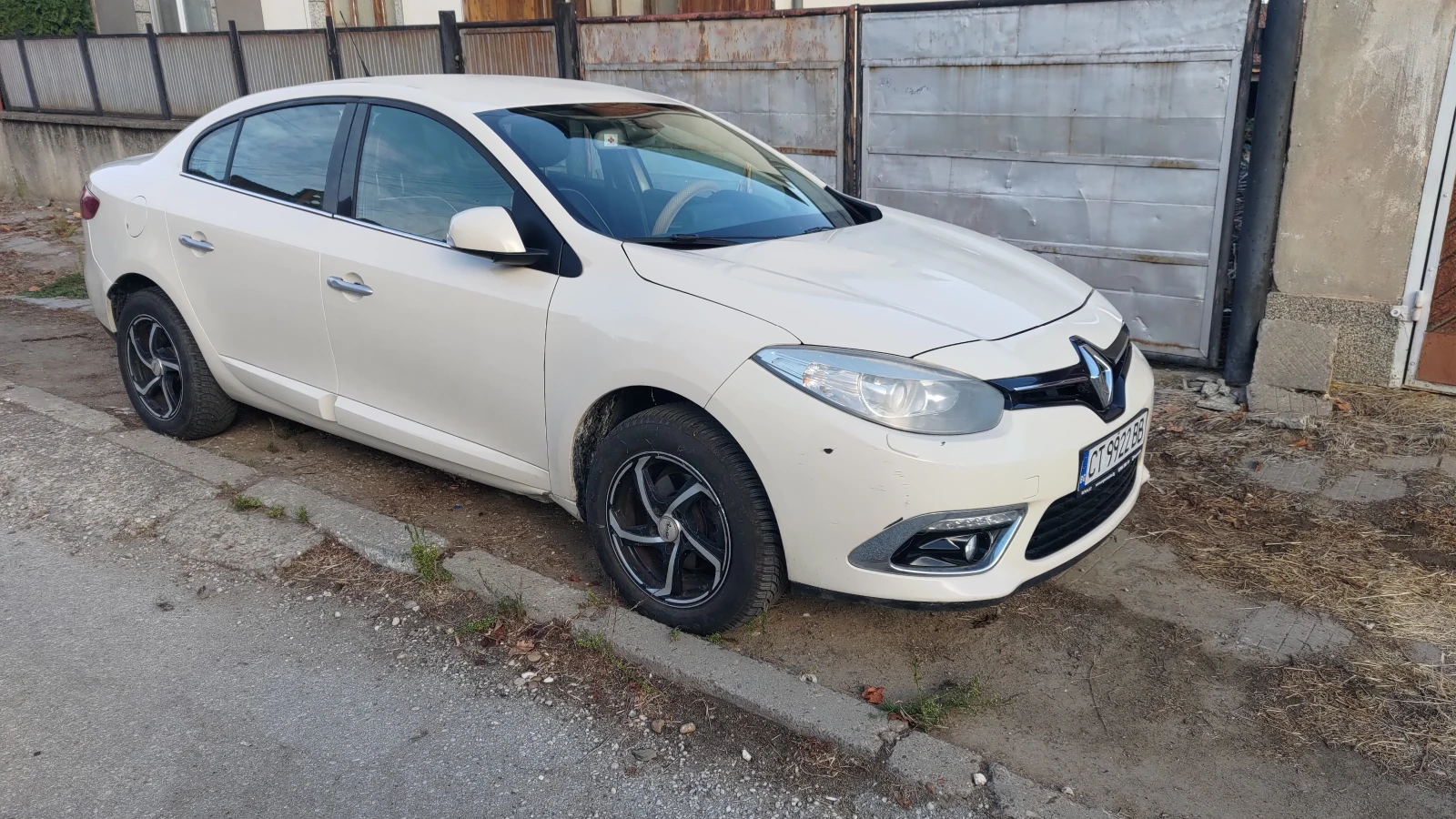 Renault Fluence, снимка 3 - Автомобили и джипове - 56564069