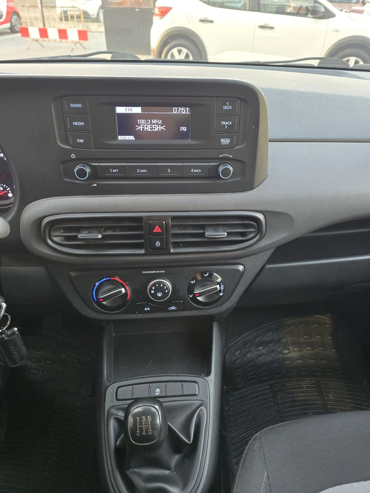 Hyundai I10 1.0, LPG, снимка 9 - Автомобили и джипове - 56576390