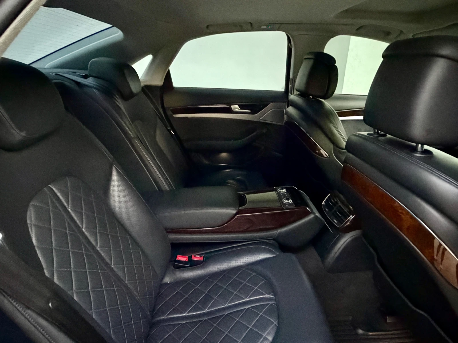 Audi A8, снимка 16 - Автомобили и джипове - 56747072