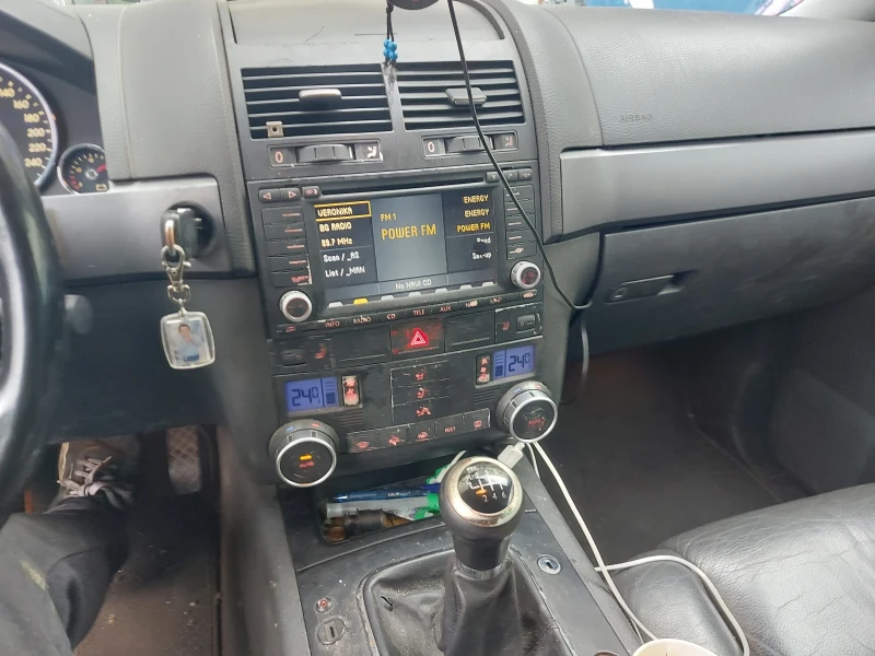 VW Touareg, снимка 5 - Автомобили и джипове - 52872469