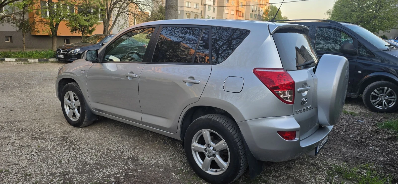 Toyota Rav4 2.2, 136k - изображение 2
