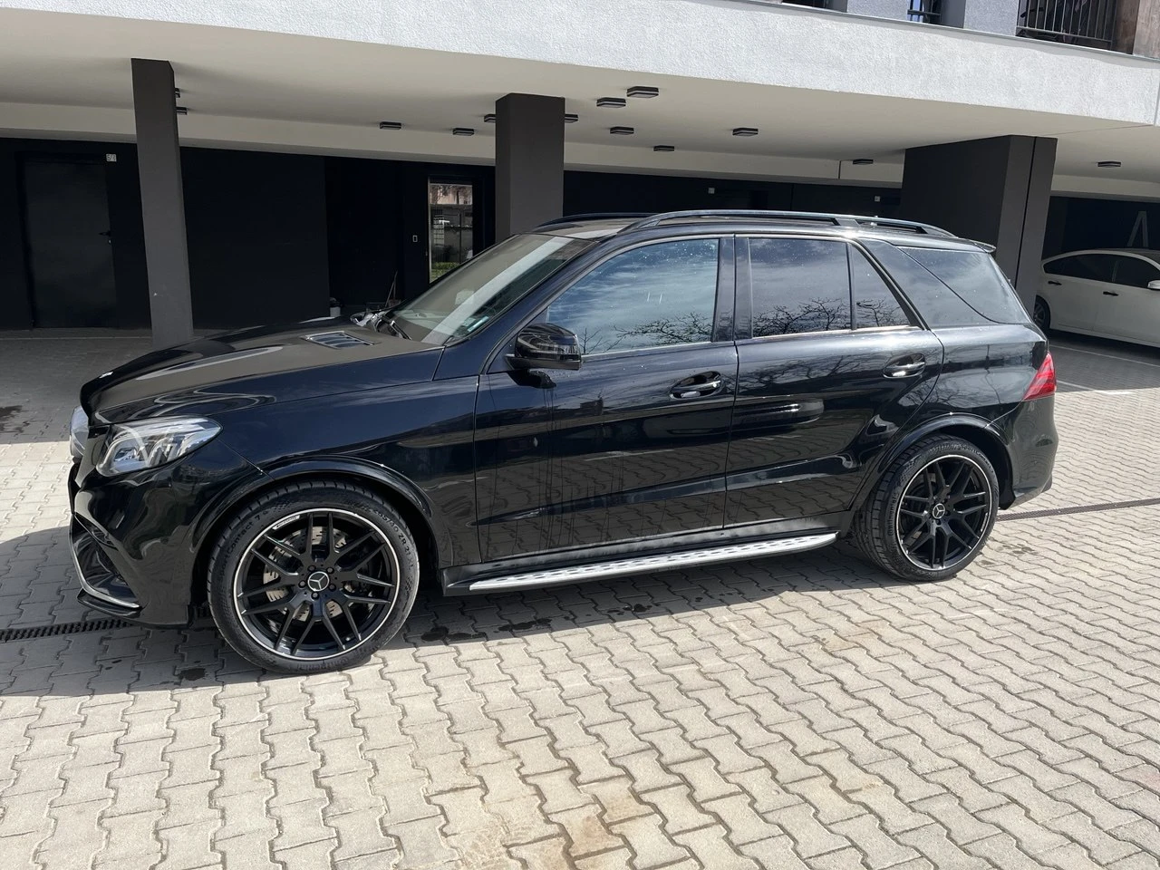 Mercedes-Benz GLE 350  - изображение 2
