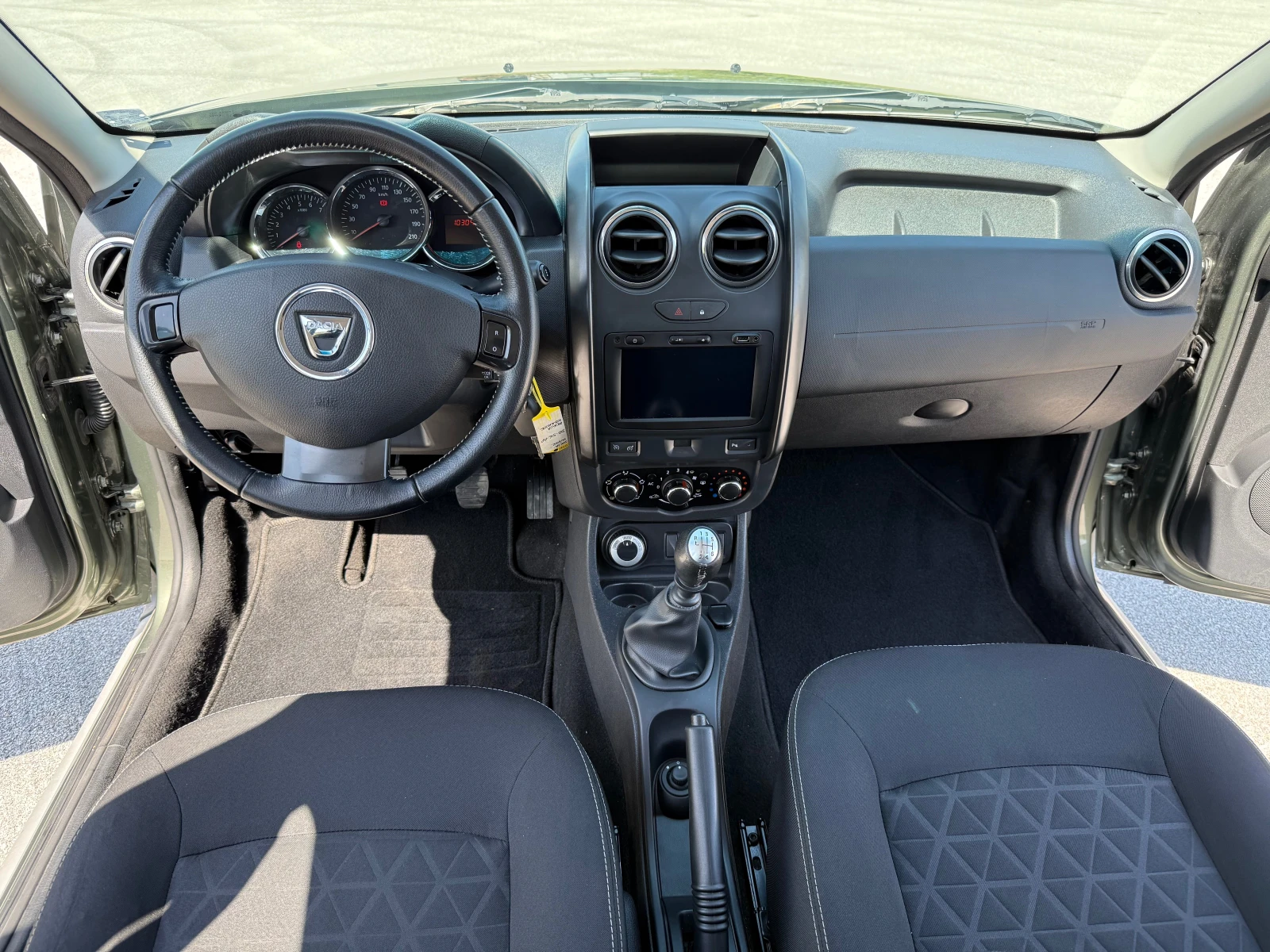Dacia Duster 1.5dci-4x4-TOP - изображение 9