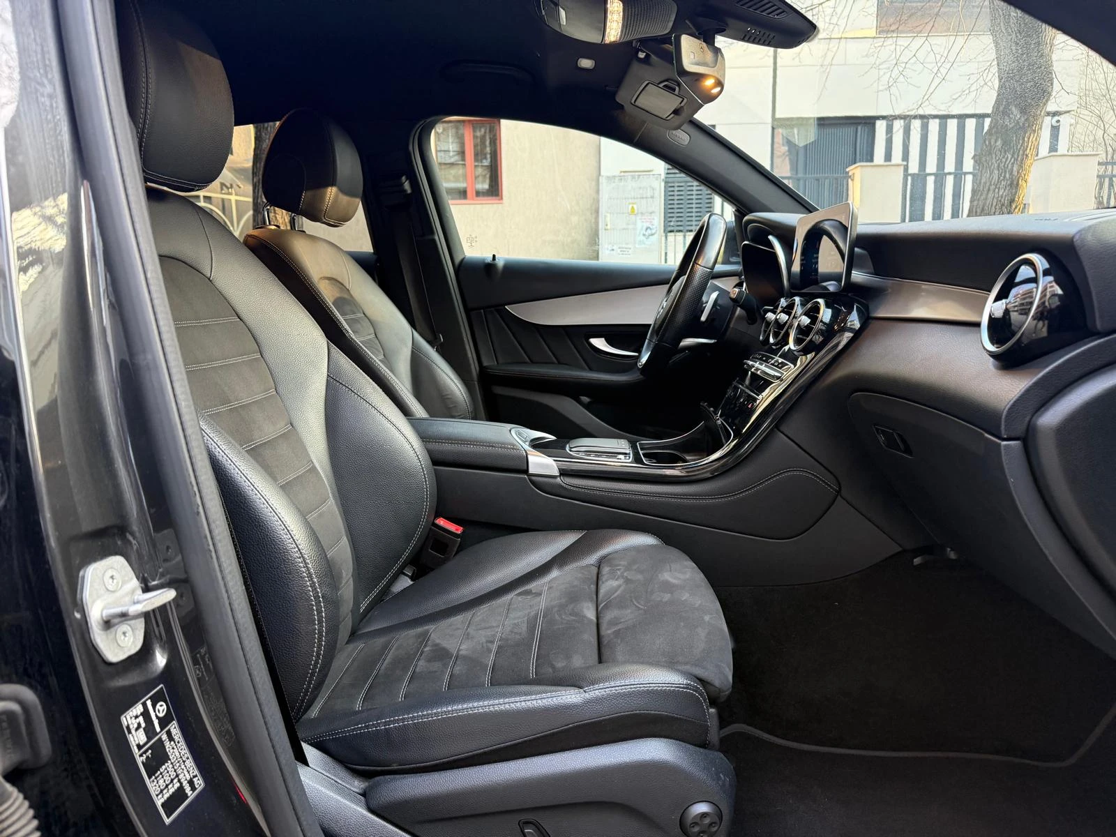 Mercedes-Benz GLC 220 d 4MATIC AMG Line, снимка 12 - Автомобили и джипове - 53771712