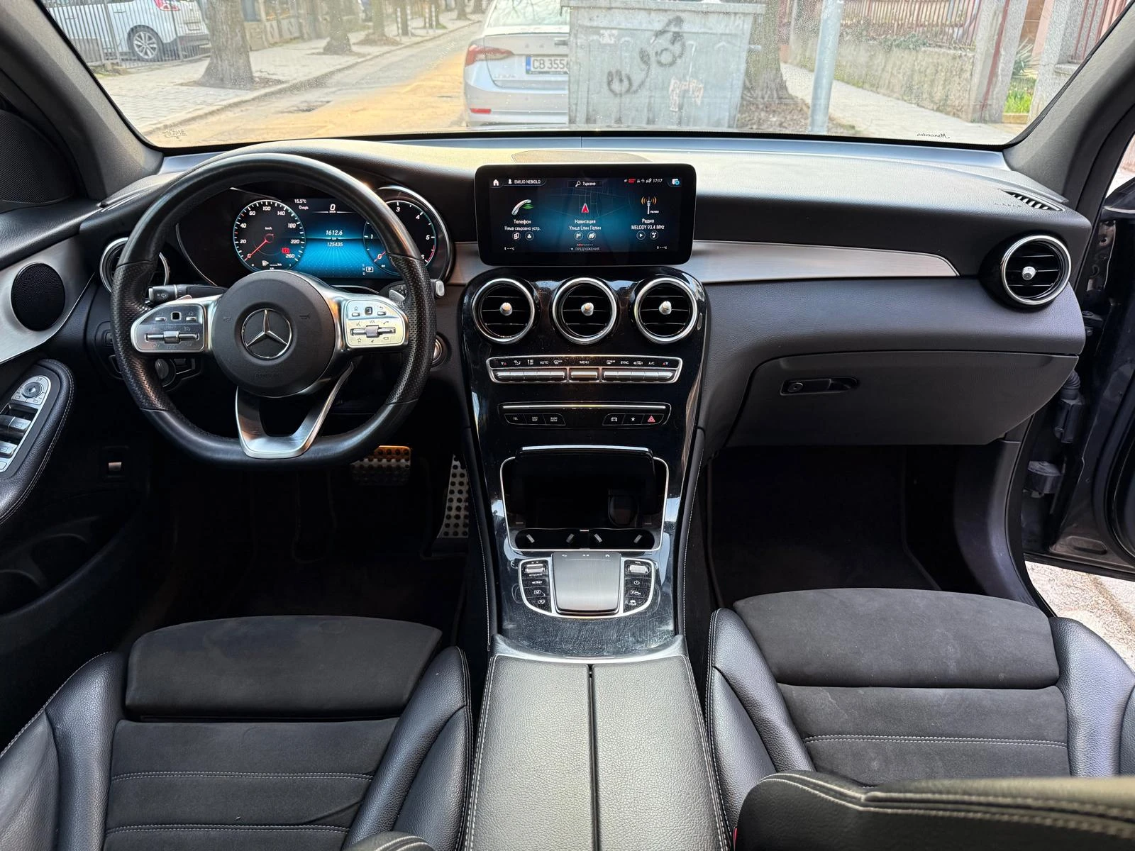 Mercedes-Benz GLC 220 d 4MATIC AMG Line - изображение 10