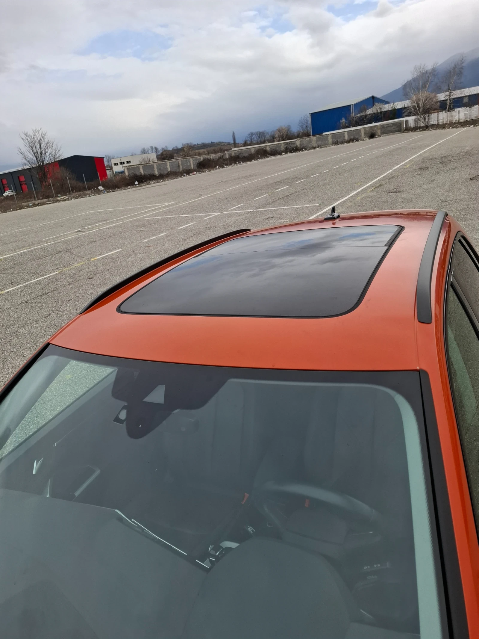 Audi Q3 2.0 ТFSI S-line Панарома Quattro KEYLESS, снимка 8 - Автомобили и джипове - 54113359