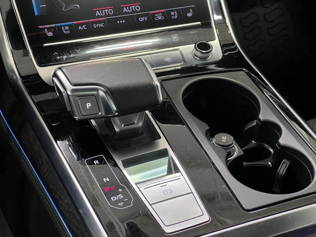 Audi Q8 QUATTRO* MATRIX* ДИСТРОНИК* B&O* ПАНО* КАМЕРИ* 360, снимка 15 - Автомобили и джипове - 54240637