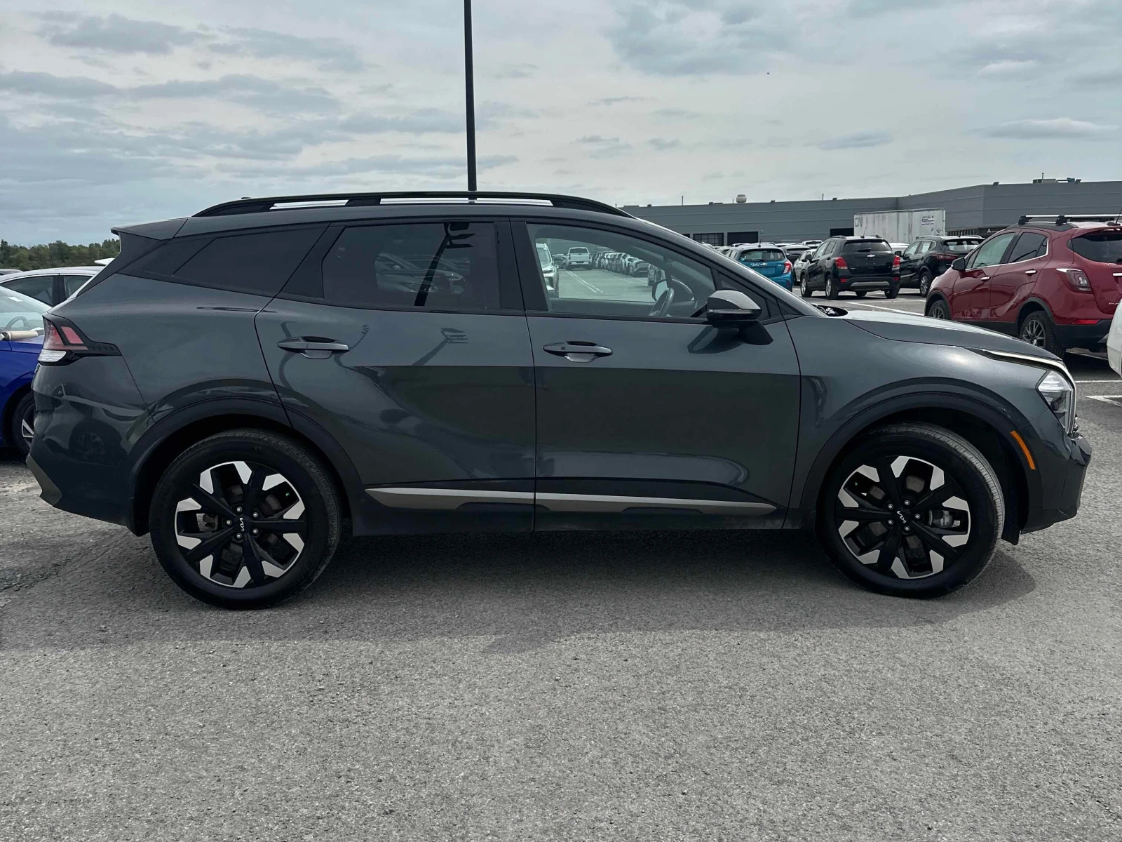 Kia Sportage X Line AWD | CARFAX | АВТОКРЕДИТ БЕЗ ПЪРВОНАЧАЛНА , снимка 4 - Автомобили и джипове - 55955585