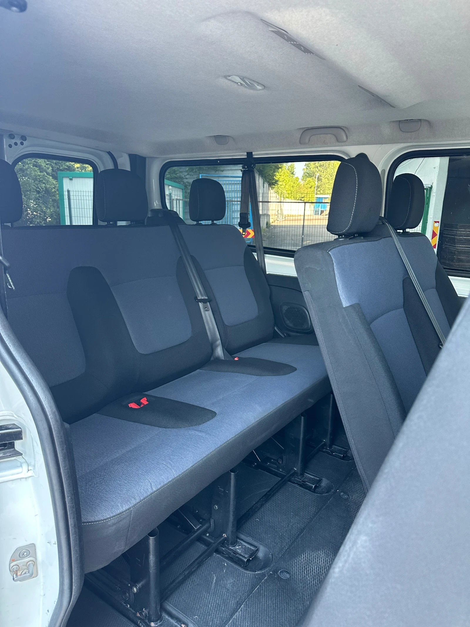 Opel Vivaro BiTurbo 1.6 8+ 1 места - изображение 6