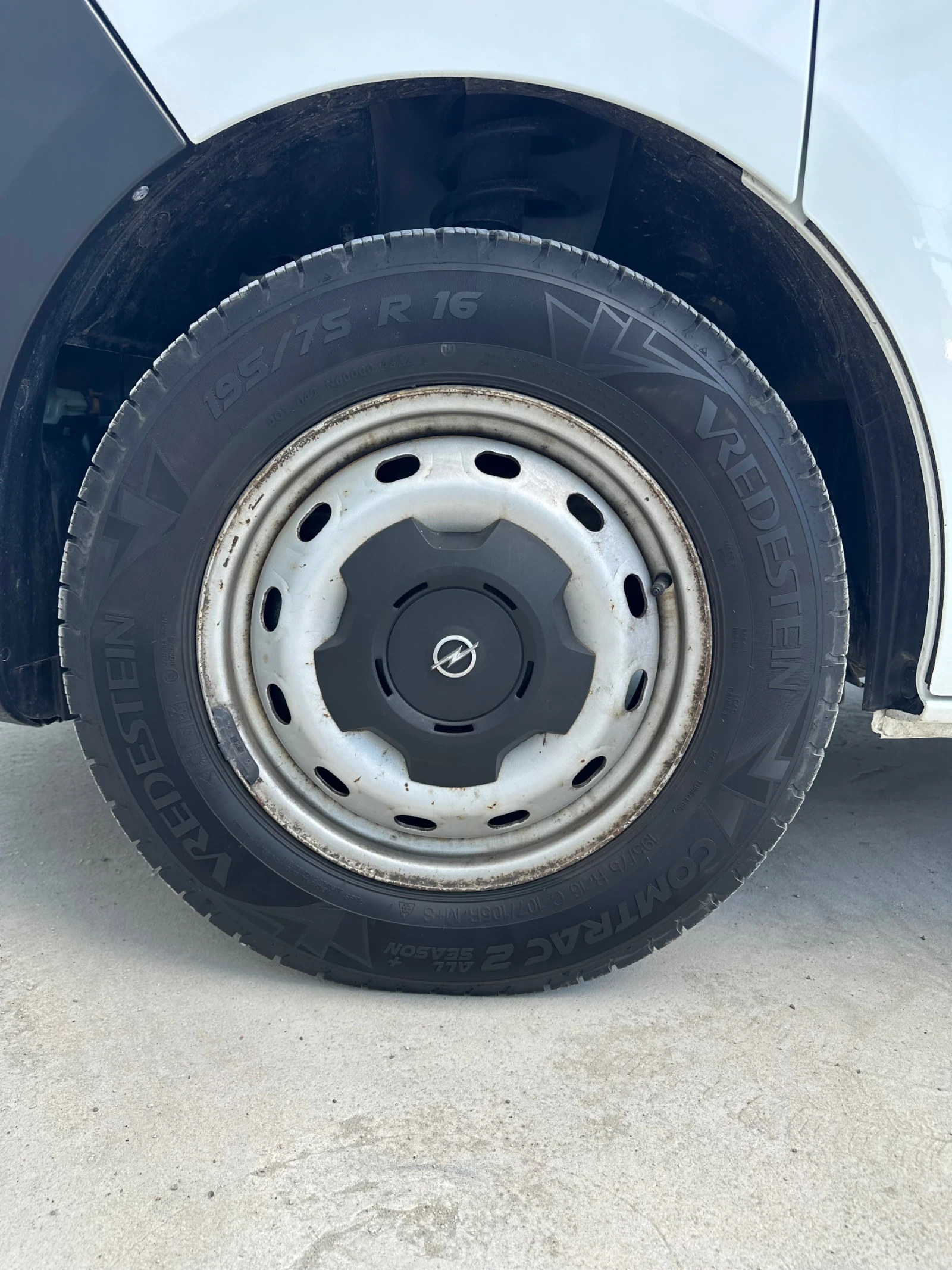 Opel Vivaro BiTurbo 1.6 8+ 1 места - изображение 10