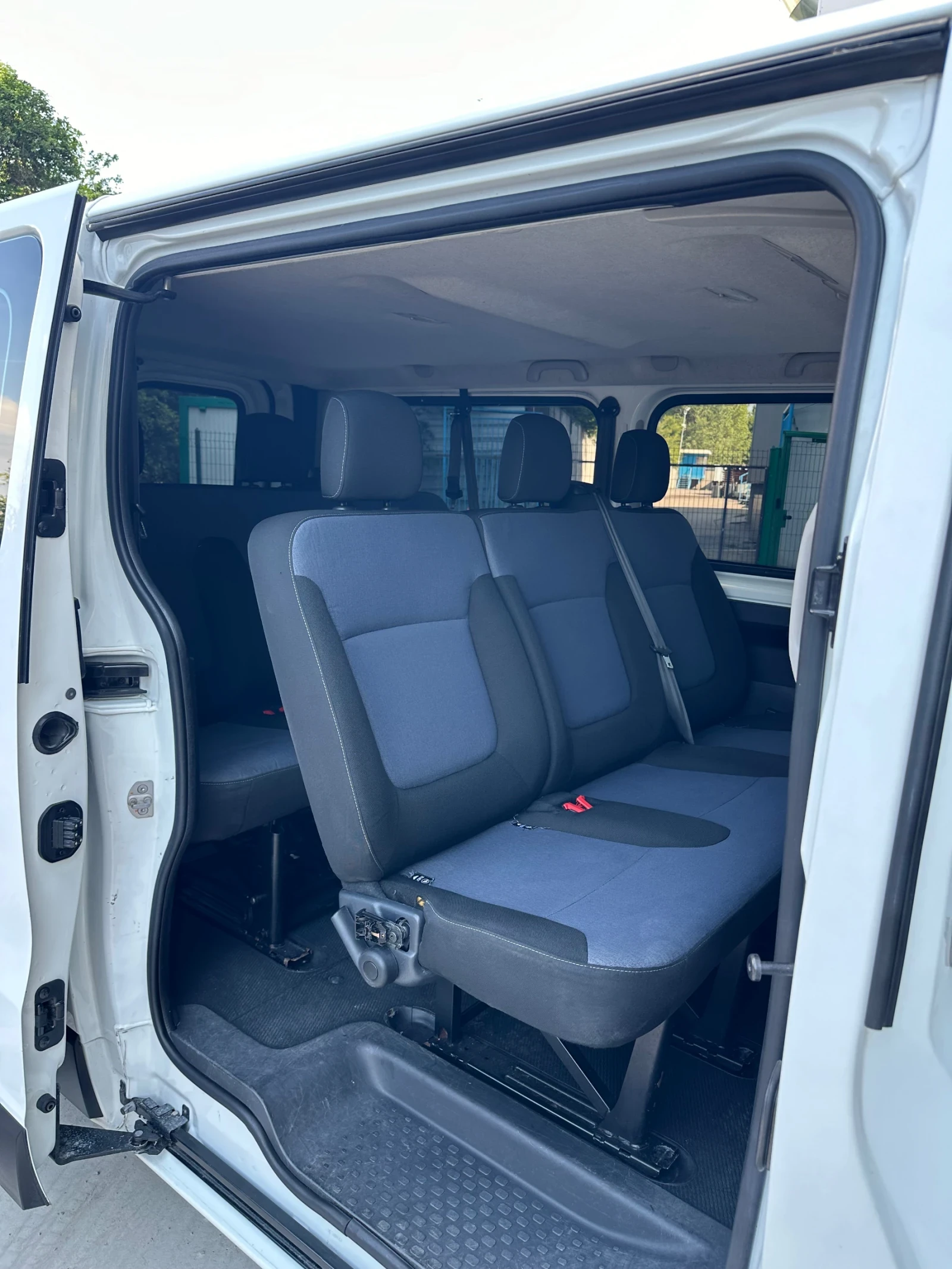 Opel Vivaro BiTurbo 1.6 8+ 1 места - изображение 5