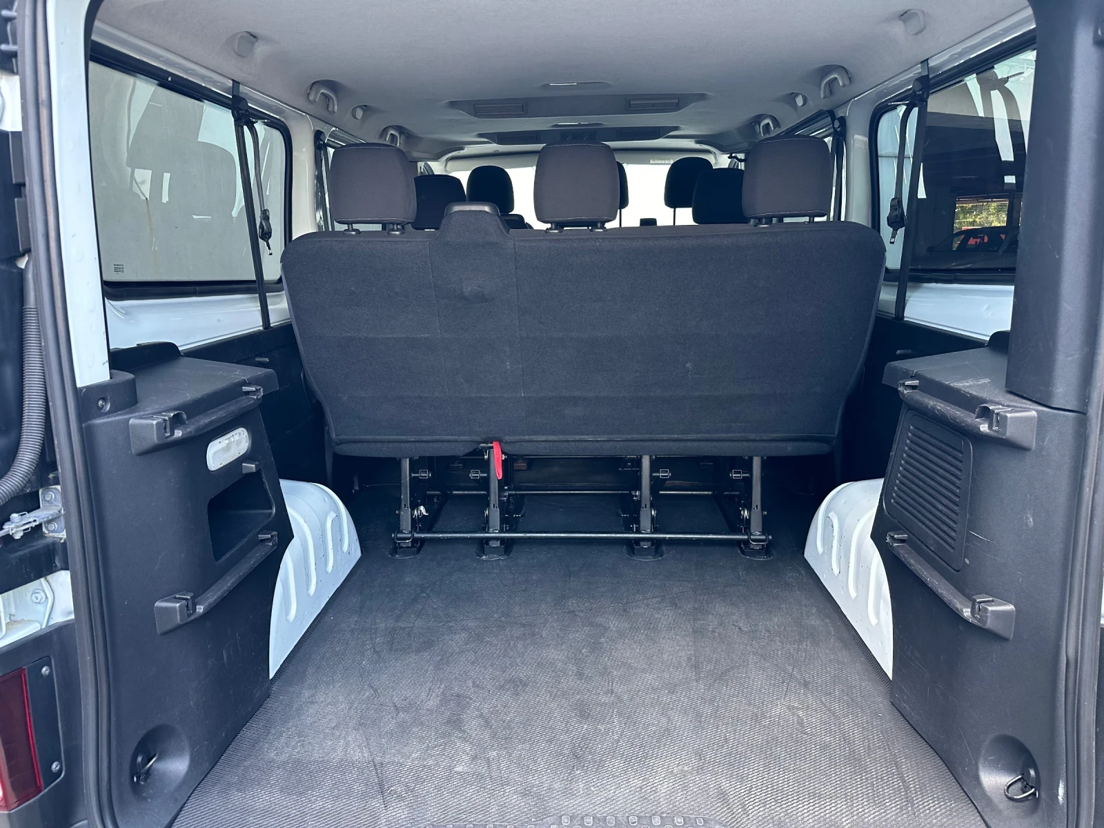 Opel Vivaro BiTurbo 1.6 8+ 1 места - изображение 9