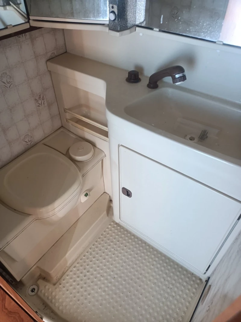 Кемпер HYMER / ERIBA Химер, снимка 11 - Каравани и кемпери - 53395269