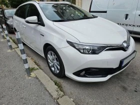 Обява за продажба на Toyota Auris 1.8 Hybrid ~27 900 лв. - изображение 1