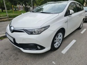 Toyota Auris 1.8 Hybrid, снимка 1