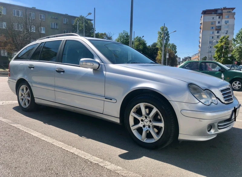 Mercedes-Benz C 200, снимка 3 - Автомобили и джипове - 47555326