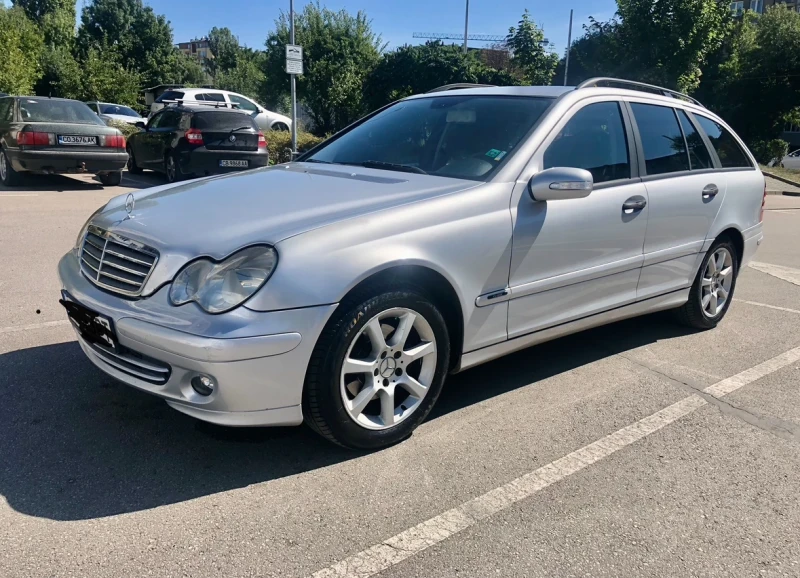 Mercedes-Benz C 200, снимка 2 - Автомобили и джипове - 47555326