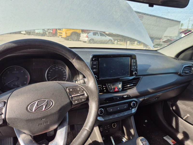 Hyundai I30 1.6 CRDI, снимка 4 - Автомобили и джипове - 47735577