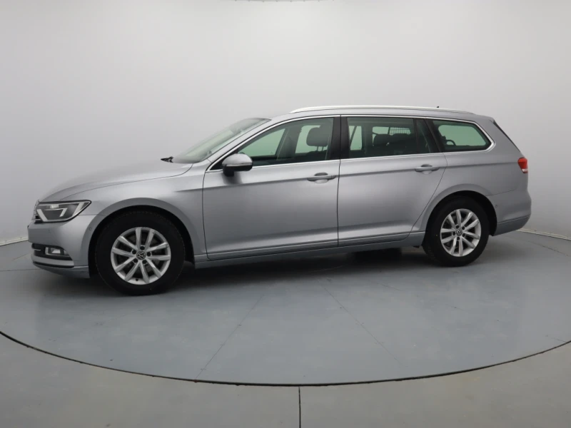 VW Passat, снимка 5 - Автомобили и джипове - 48413950