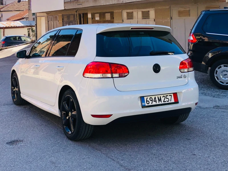 VW Golf GT 1.6TDI, снимка 2 - Автомобили и джипове - 49438679