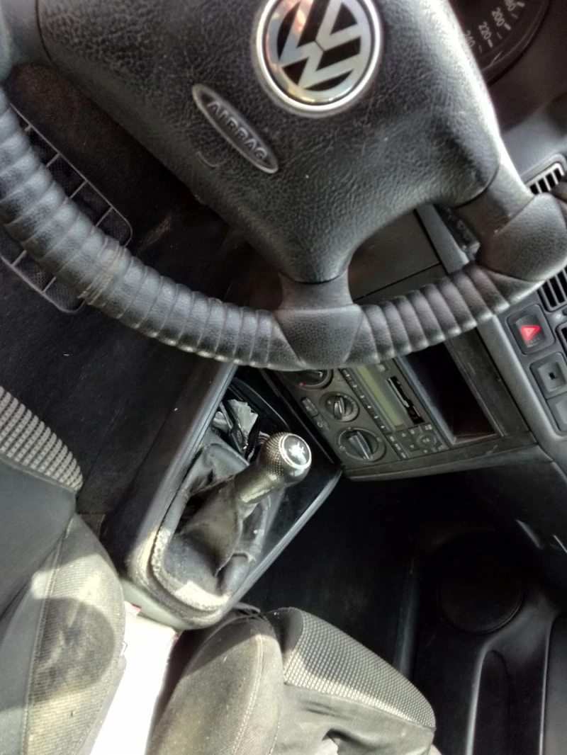 VW Golf 4, снимка 9 - Автомобили и джипове - 51535019