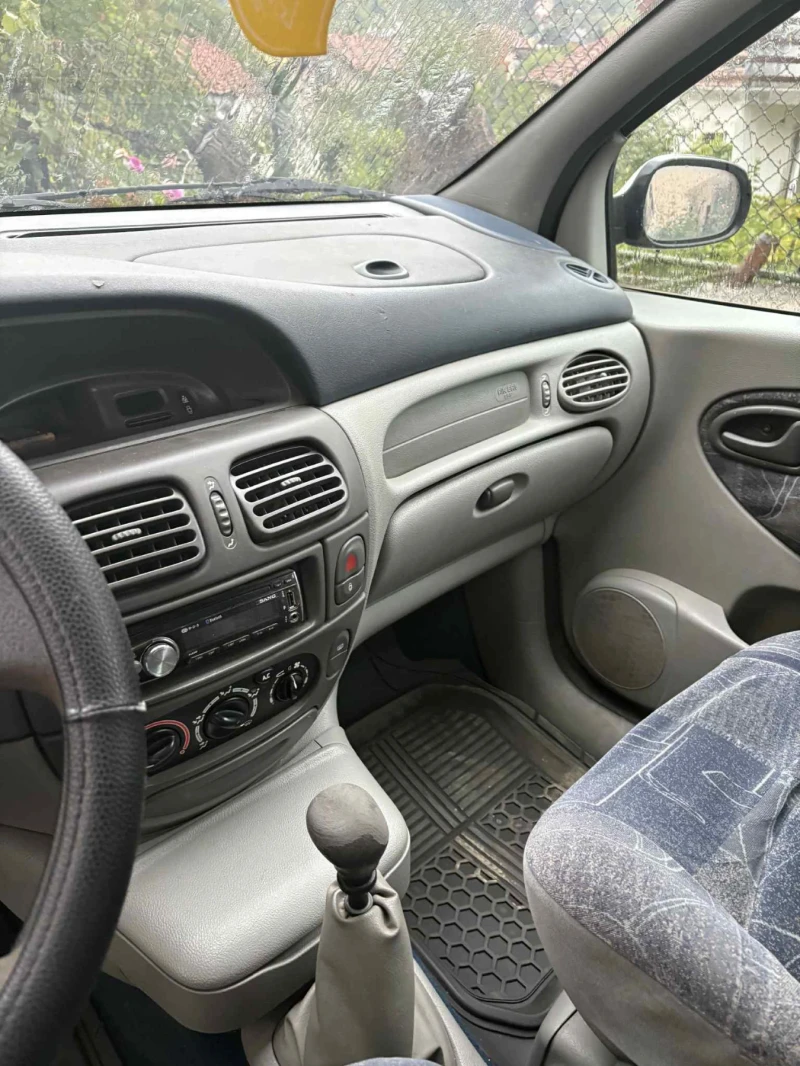 Renault Scenic, снимка 4 - Автомобили и джипове - 52677525