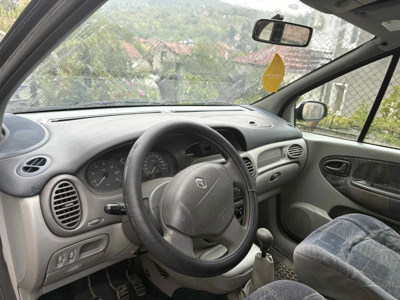 Renault Scenic, снимка 6 - Автомобили и джипове - 52677525