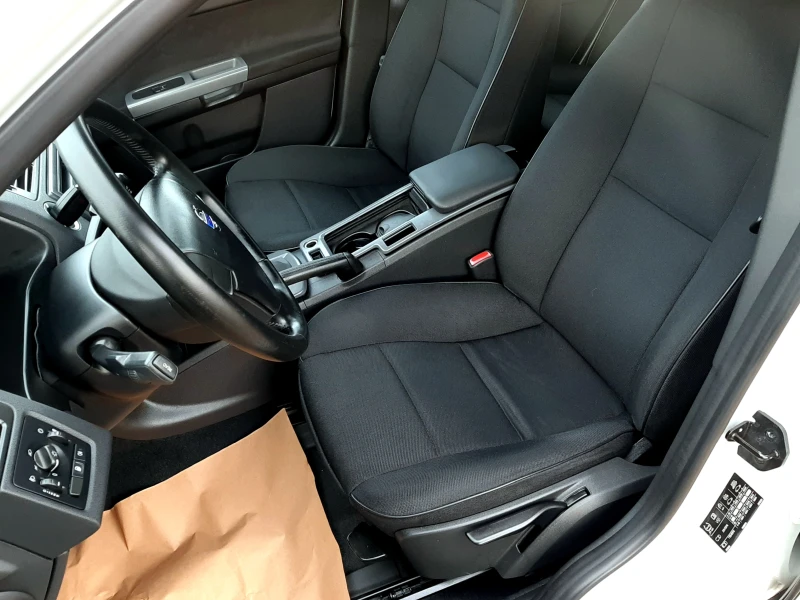 Volvo V50 1.6-FACELIFT-ИТАЛИЯ ! ! ! , снимка 8 - Автомобили и джипове - 53264197