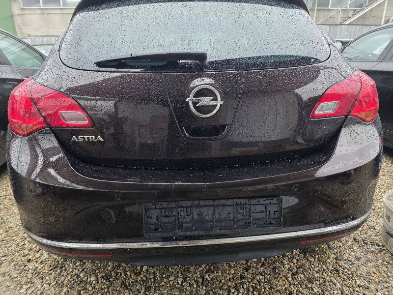Opel Astra 1.4 FACELIFT , COSMO, снимка 6 - Автомобили и джипове - 53513857