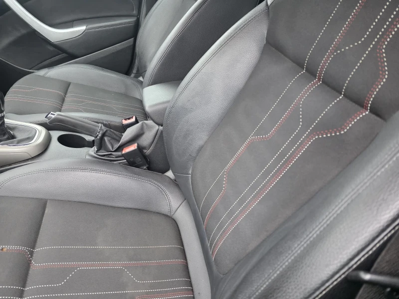 Opel Astra 1.4 FACELIFT , COSMO, снимка 9 - Автомобили и джипове - 53513857