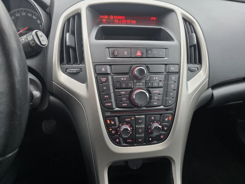 Opel Astra 1.4 FACELIFT , COSMO, снимка 8 - Автомобили и джипове - 53513857