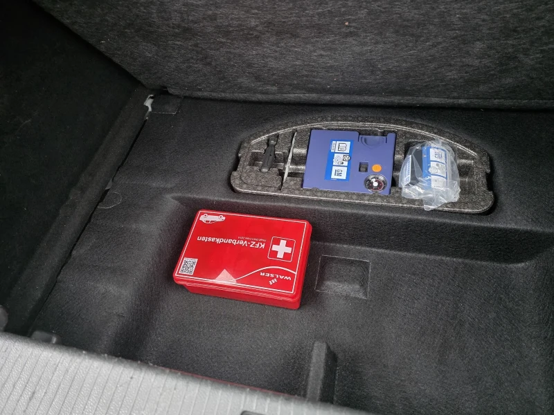 Opel Astra 1.4 FACELIFT , COSMO, снимка 16 - Автомобили и джипове - 53513857