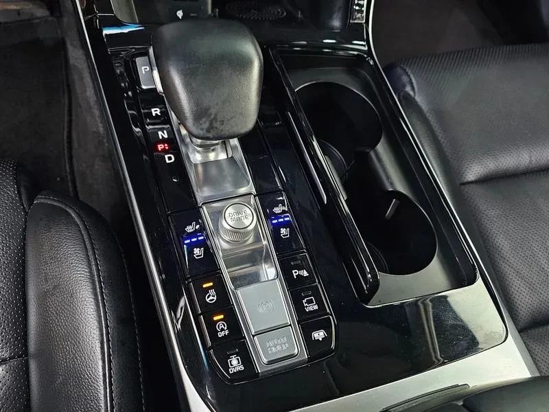 Kia K7 2.2 Diesel Noblesse, снимка 9 - Автомобили и джипове - 56287255