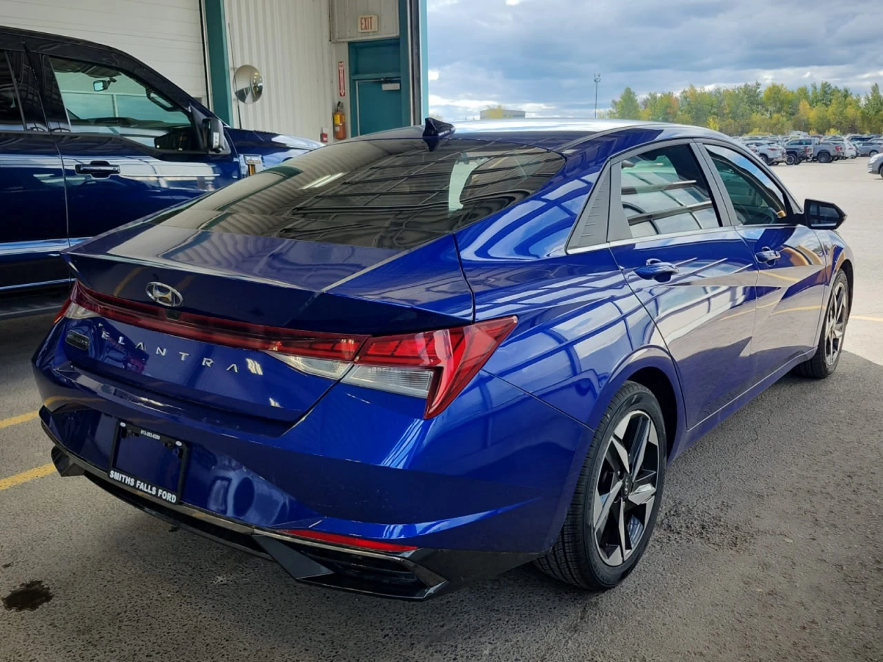 Hyundai Elantra * АВТО КРЕДИТ* ЦЕНА ДО БГ * Сервизна история *  - изображение 3