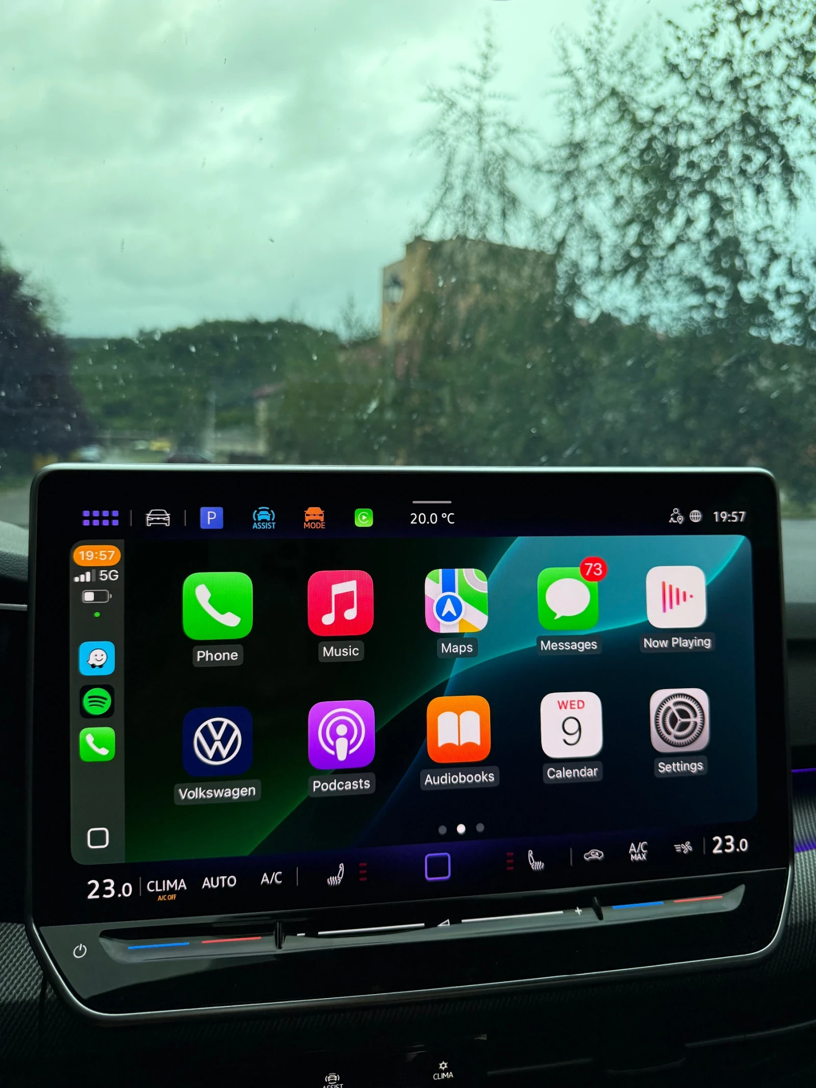 VW Golf 8.5 R-line 2.0TDI DSG IQ LIGHTS H/K HEAD UP, снимка 14 - Автомобили и джипове - 53893200