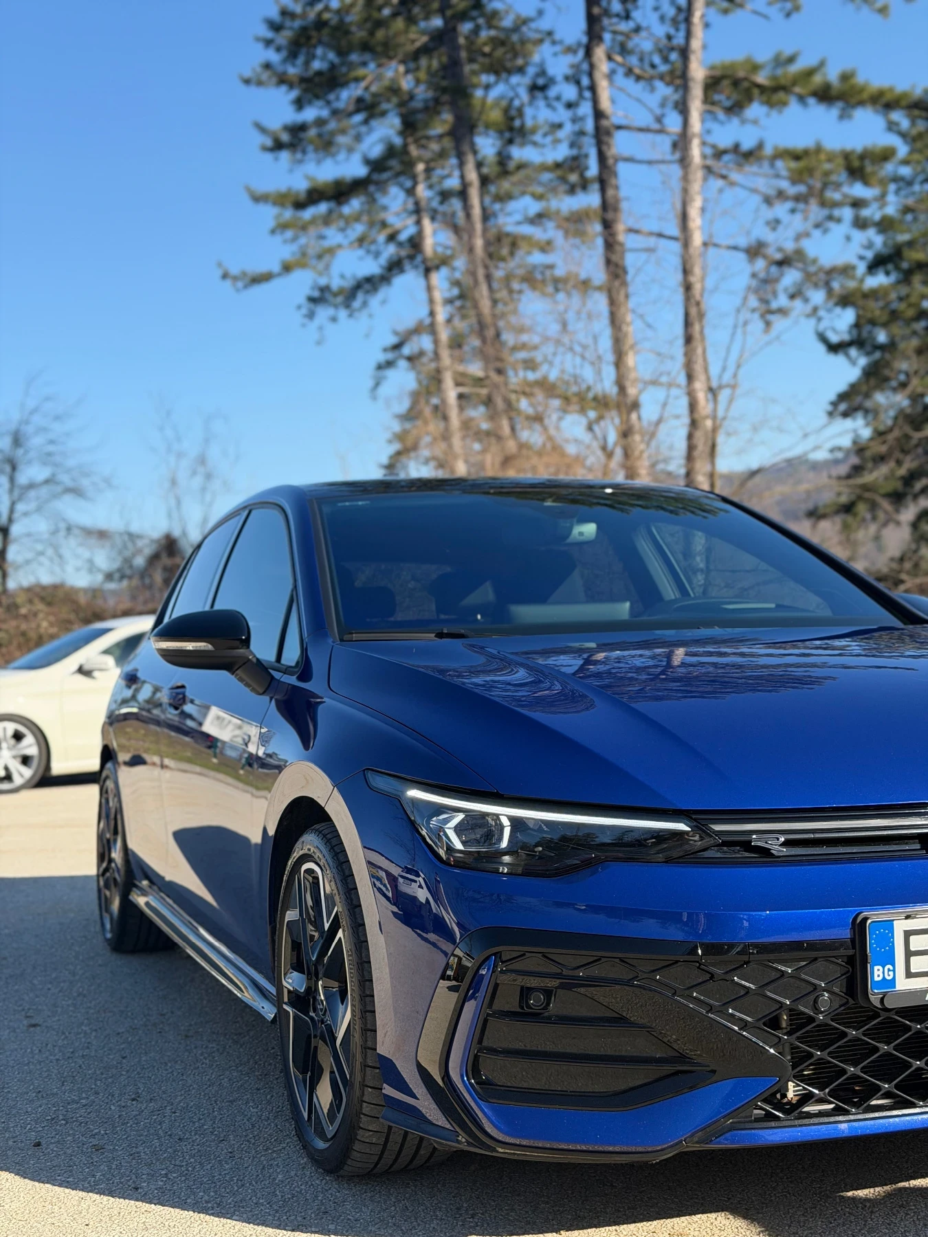 VW Golf 8.5 R-line 2.0TDI DSG IQ LIGHTS H/K HEAD UP, снимка 3 - Автомобили и джипове - 53893200