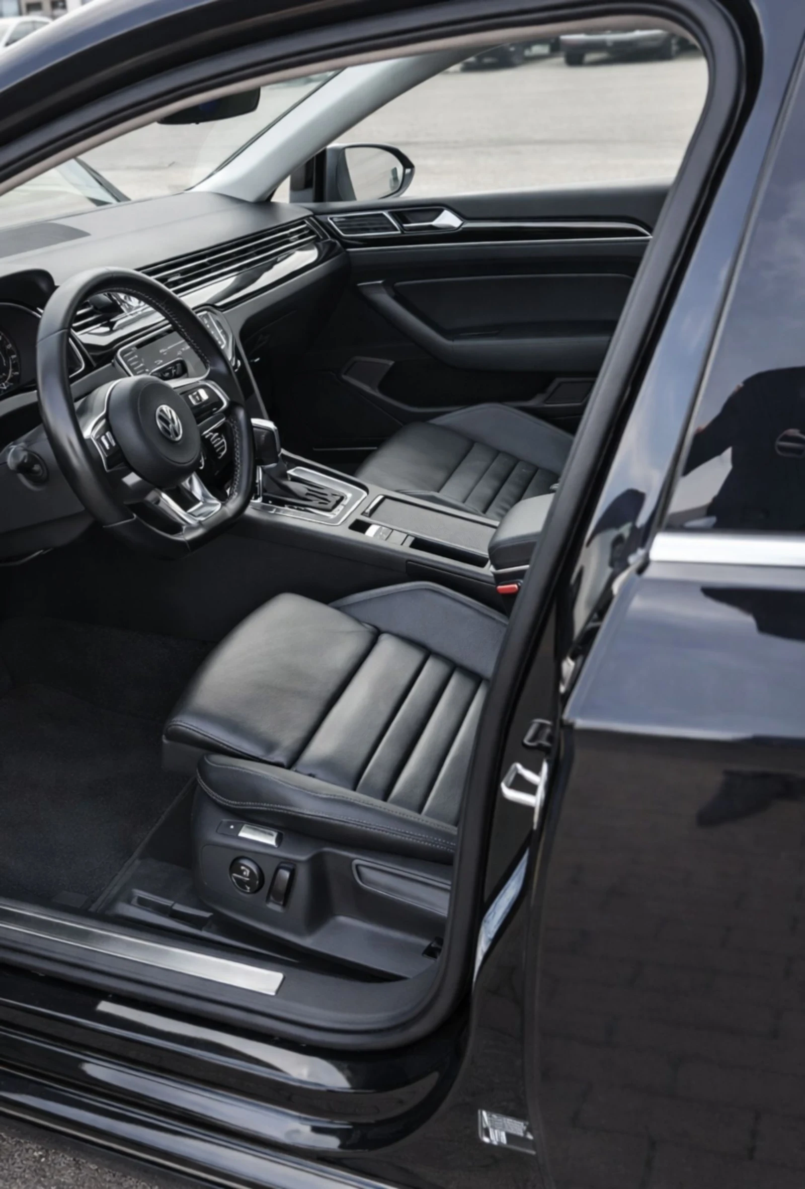 VW Passat R LINE SPORT HIGHLINE BI-TURBO 4MOTION, снимка 4 - Автомобили и джипове - 53814063