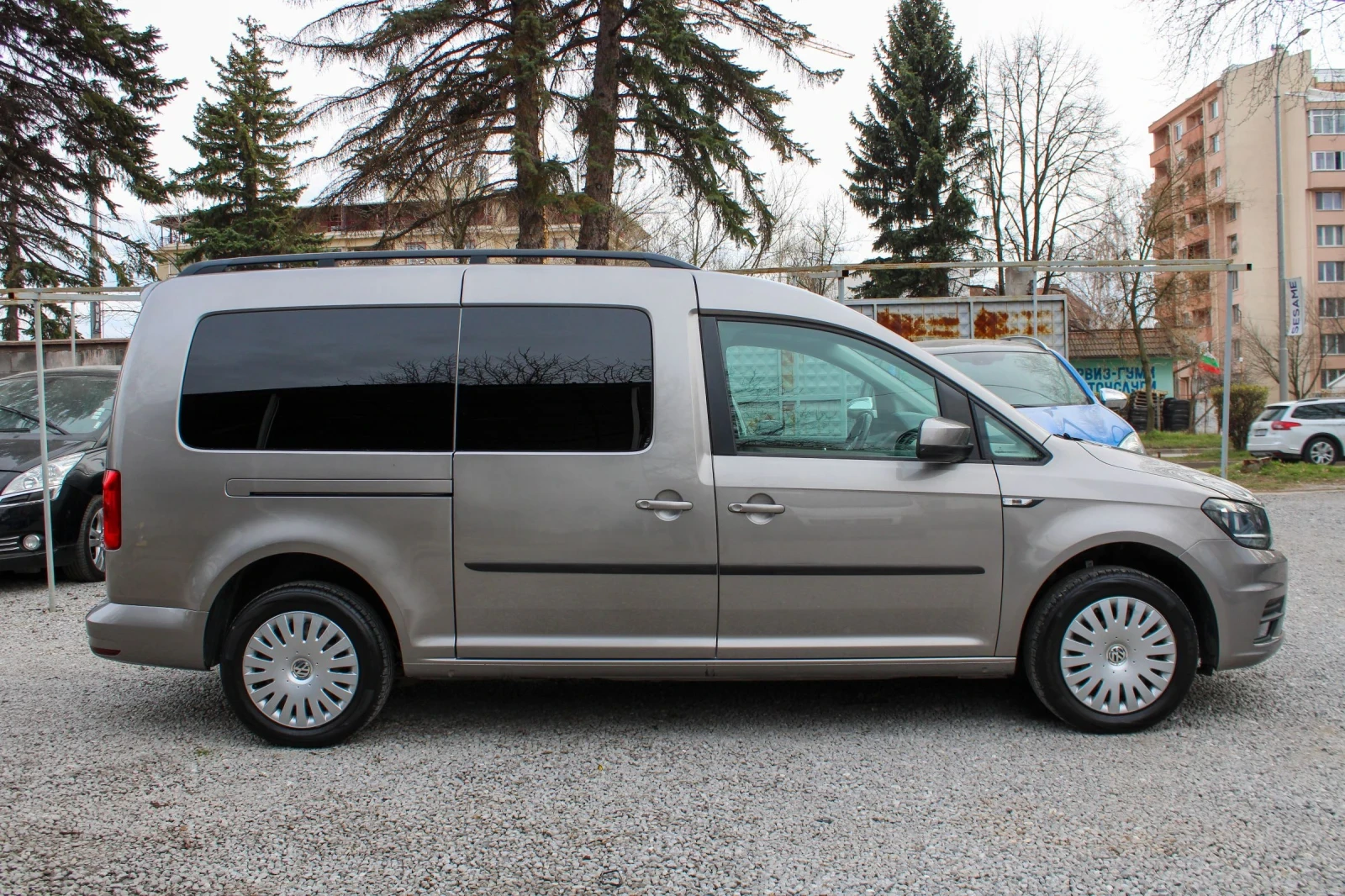 VW Caddy 1.4TGI MAXI BlueMotion 7 места, снимка 6 - Автомобили и джипове - 53941112