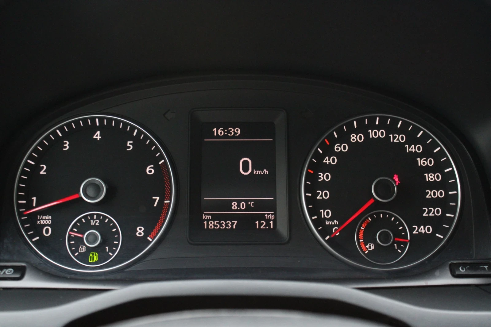 VW Caddy 1.4TGI MAXI BlueMotion 7 места, снимка 14 - Автомобили и джипове - 53941112