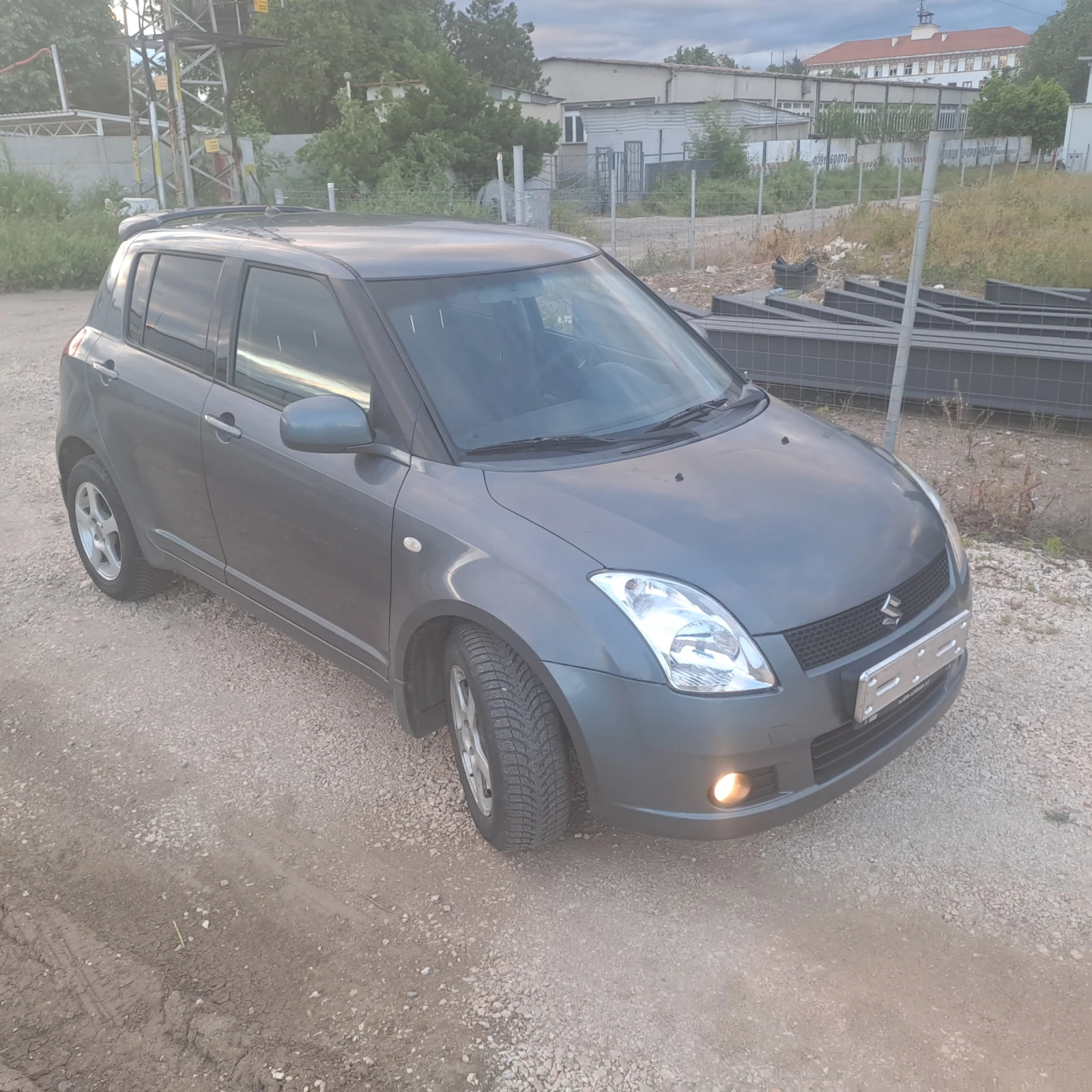 Suzuki Swift 1.3i 4x4 ESKLUZIVE  | Mobile.bg � ����������� 8