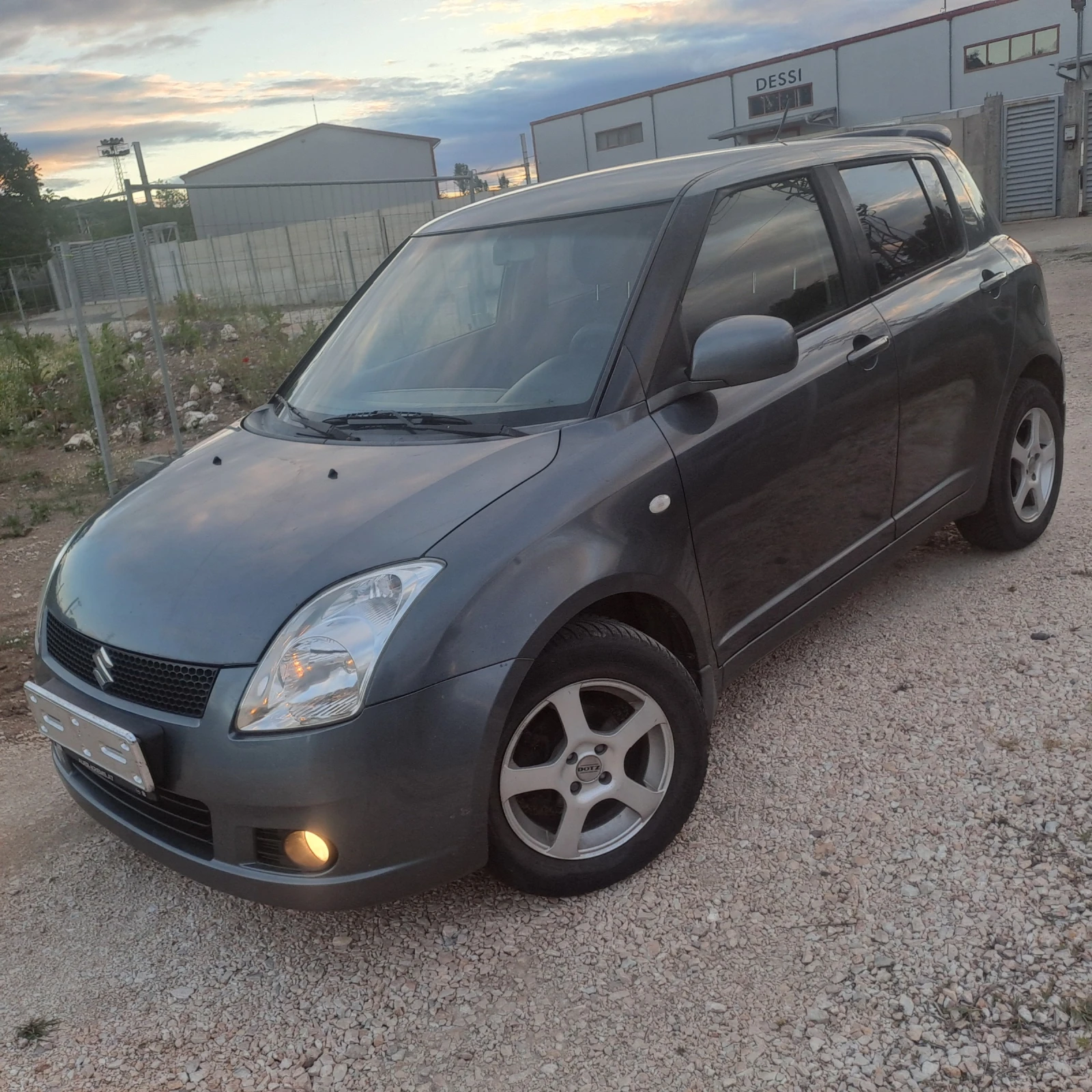 Suzuki Swift 1.3i 4x4 ESKLUZIVE  | Mobile.bg � ����������� 9