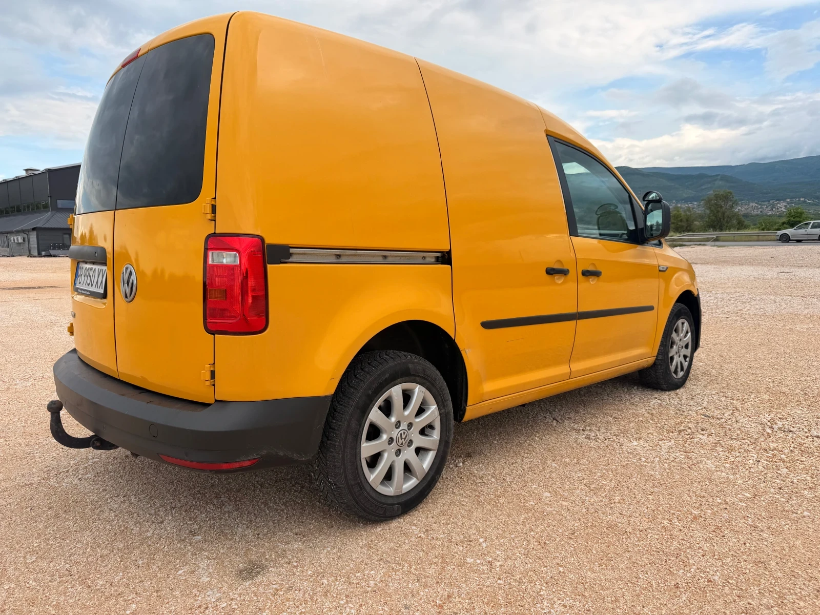 VW Caddy, снимка 4 - Автомобили и джипове - 54654661