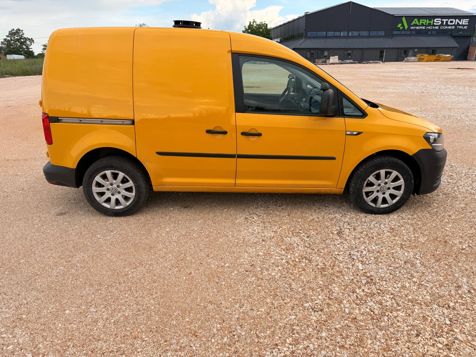 VW Caddy, снимка 5 - Автомобили и джипове - 54654661