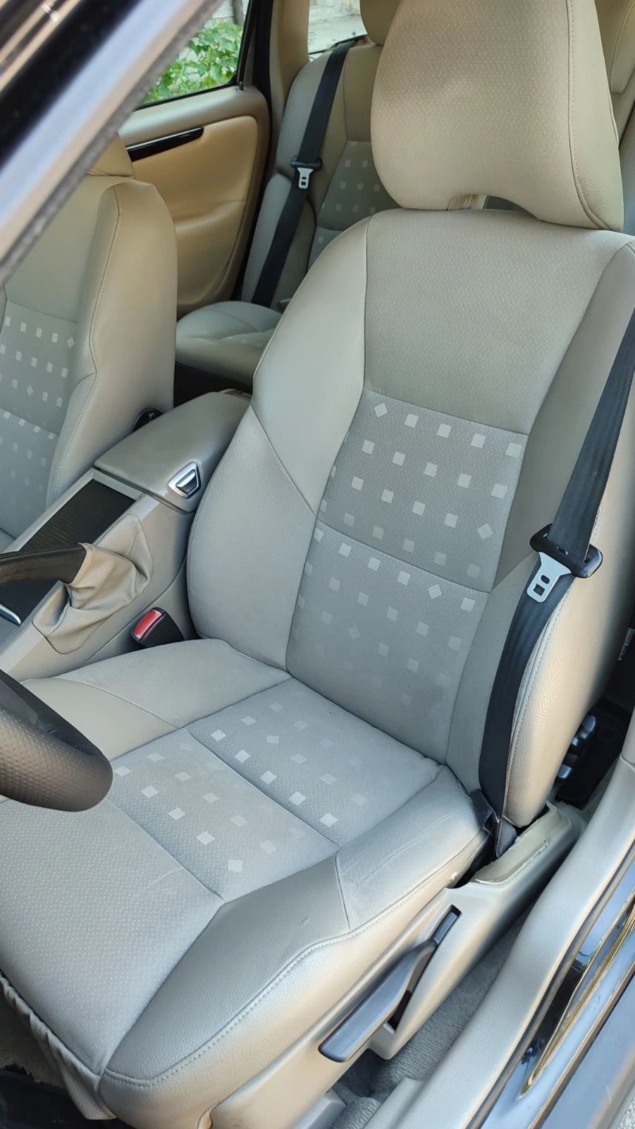 Volvo V70 D5 / Euro 4, снимка 5 - Автомобили и джипове - 54777650