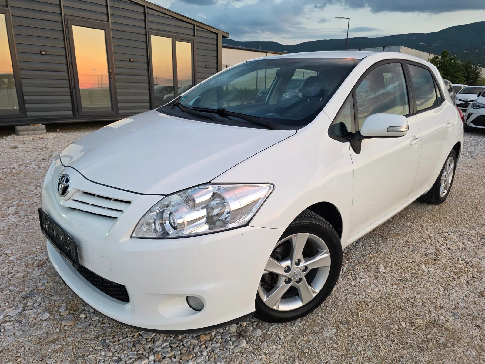 Toyota Auris 1.6 VVTI FaceLift Navi Evro 5 | Mobile.bg � ����������� 1