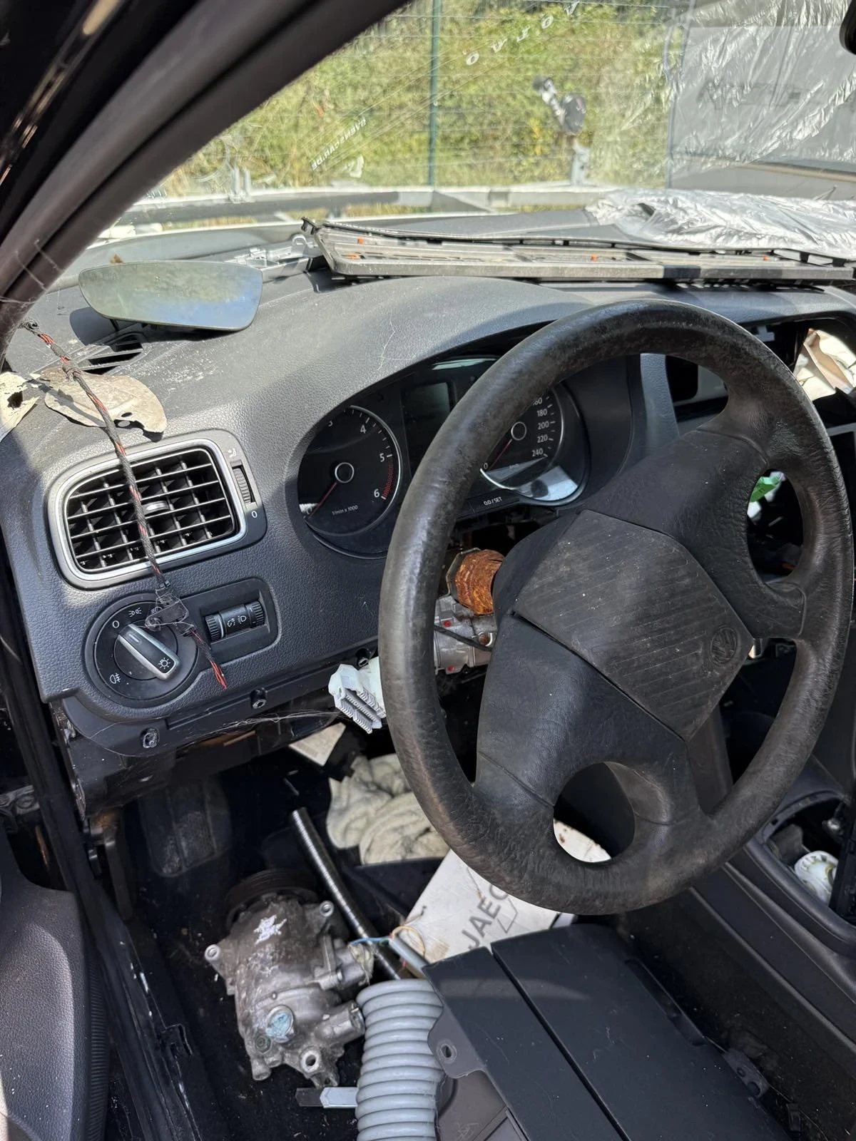 VW Polo Цял и на На части, снимка 11 - Автомобили и джипове - 55624456
