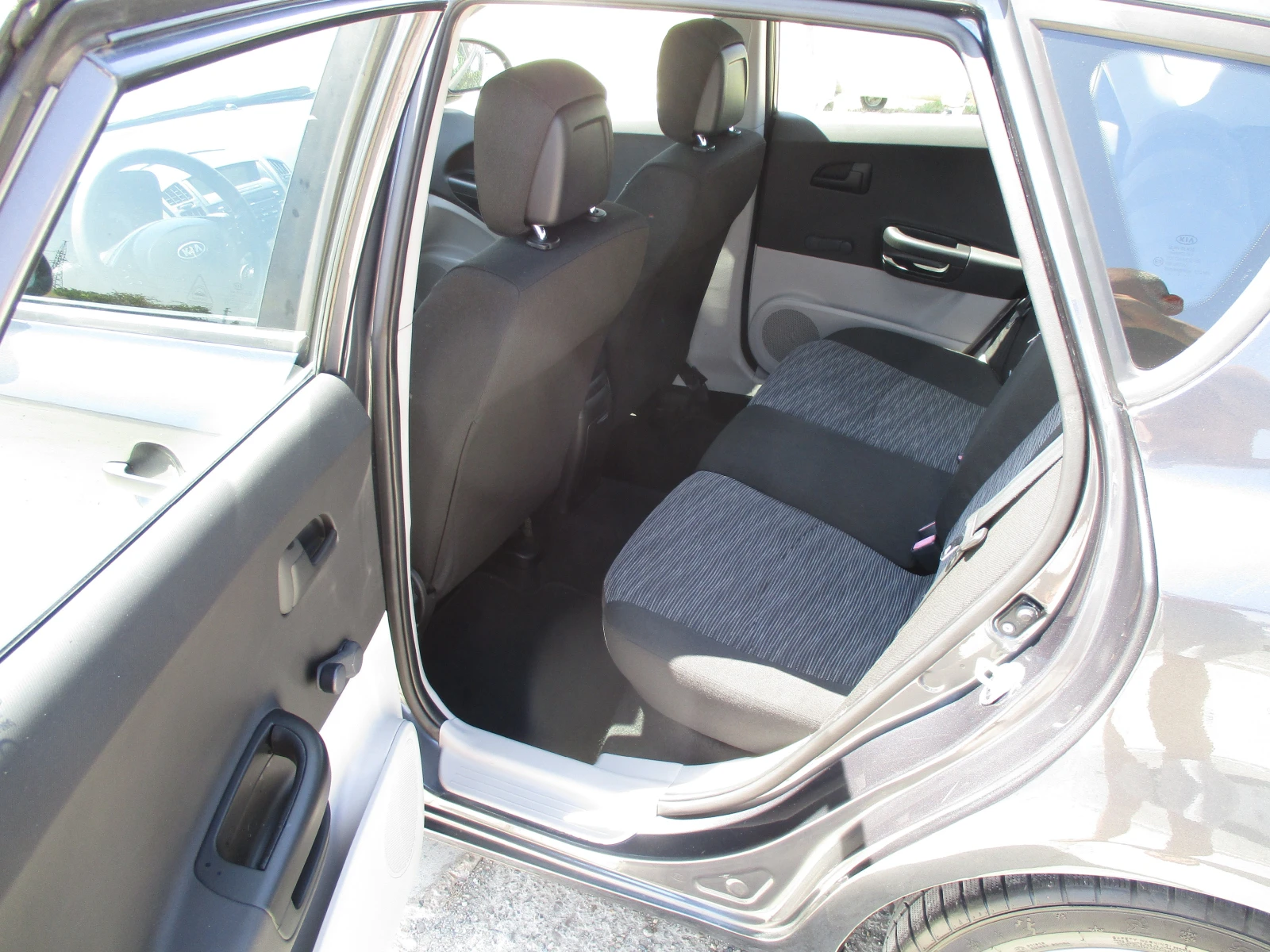 Kia Ceed 1.6/ДИЗЕЛ/90кс/КАТО НОВА/, снимка 10 - Автомобили и джипове - 55641641