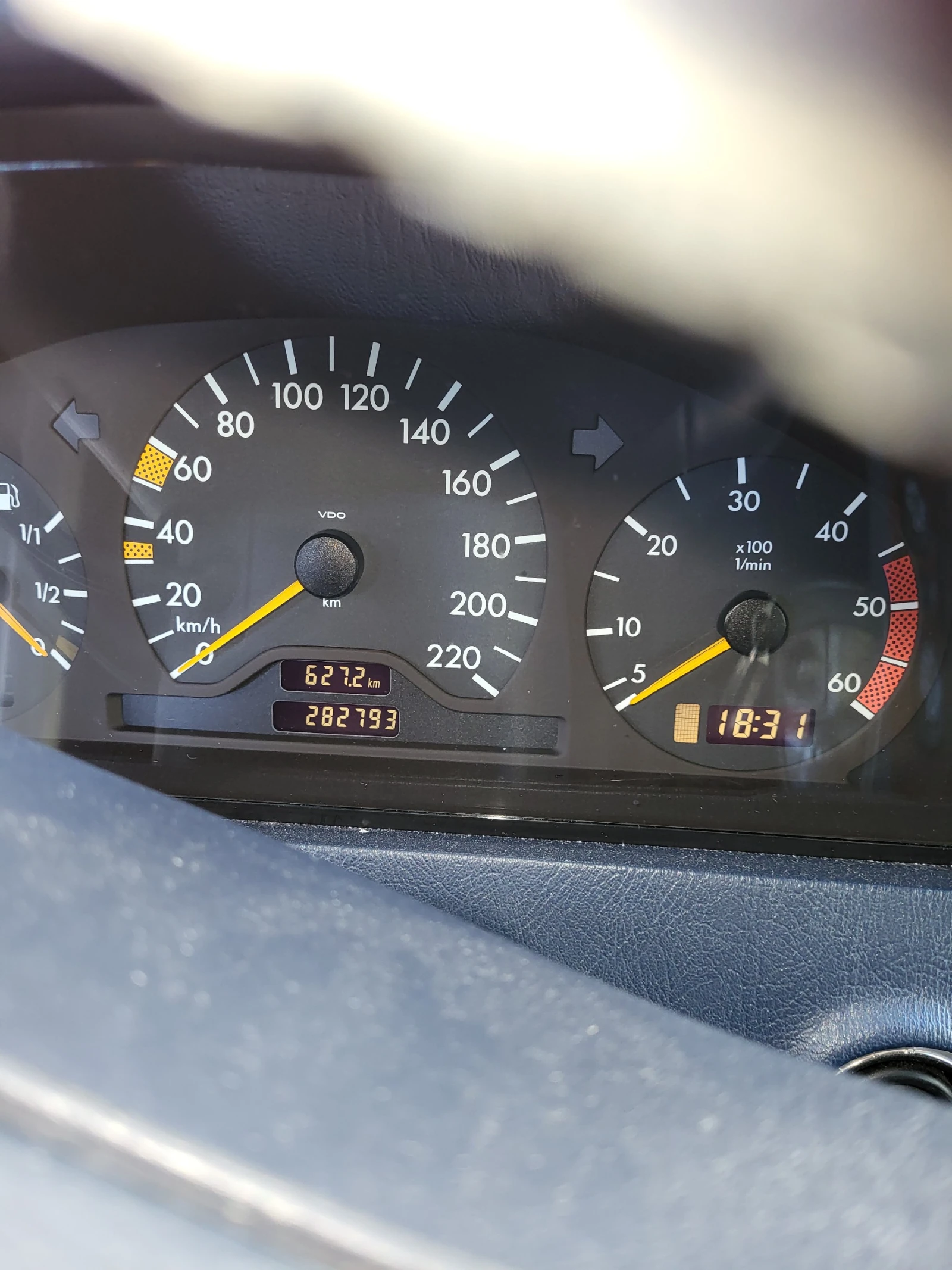 Mercedes-Benz C 220, снимка 6 - Автомобили и джипове - 56011885